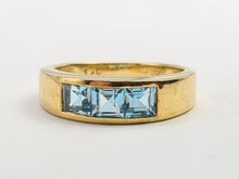 Load image into Gallery viewer, 7125: Vintage: 18ct Gold Channel Set Swiss Blue Topaz Ring- lovely cut and colours
