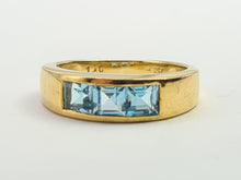 Load image into Gallery viewer, 7125: Vintage: 18ct Gold Channel Set Swiss Blue Topaz Ring- lovely cut and colours
