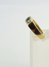 Load image into Gallery viewer, 7125: Vintage: 18ct Gold Channel Set Swiss Blue Topaz Ring- lovely cut and colours
