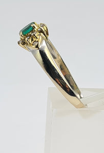 7134:Vintage & Old: 18ct Mixed Gold Emerald 12 Diamonds Dress Ring- Rare example