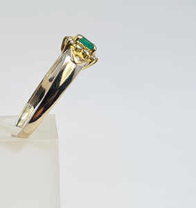 7134:Vintage & Old: 18ct Mixed Gold Emerald 12 Diamonds Dress Ring- Rare example