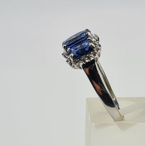 7166: Vintage: 9ct White Gold Blue Kyanite 30 diamonds Cocktail Ring- rare, eye candy