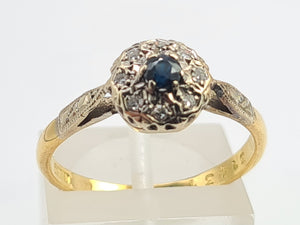 7185: Vintage & Old:  18ct Blue Sapphire 8 Diamonds Daisy Cluster Ring; lovely combination