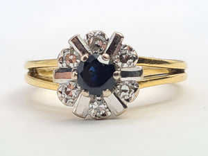 7193: Vintage: (1972) 18ct Gold Blue Sapphire Diamonds "Sun burst" Dress ring- lovely sparkling symmetry