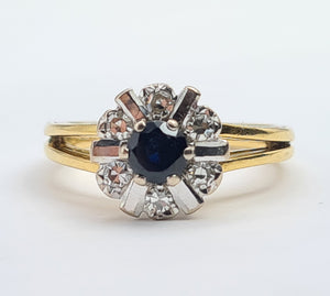 7193: Vintage: (1972) 18ct Gold Blue Sapphire Diamonds "Sun burst" Dress ring- lovely sparkling symmetry