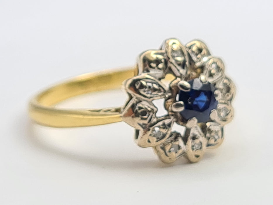 6052 Vintage & Old: 18ct Gold Blue Sapphire 12 Diamonds Flower Head Ring