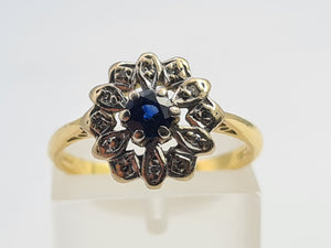 7196: Vintage & Old: 18ct Gold Blue Sapphire 12 Diamonds Flower Head Ring- elegant eye candy