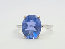 Load image into Gallery viewer, 7220:Vintage Rare: 10ct White  Gold Colour Change Blue Fluorite Cocktail Ring- lovely cut and colour array
