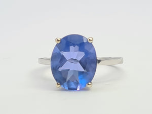 7220:Vintage Rare: 10ct White  Gold Colour Change Blue Fluorite Cocktail Ring- lovely cut and colour array