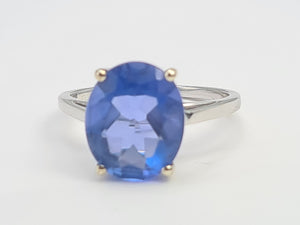 7220:Vintage Rare: 10ct White  Gold Colour Change Blue Fluorite Cocktail Ring- lovely cut and colour array