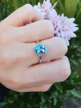 Load image into Gallery viewer, 7156:Vintage: 9ct White Gold Blue Aquamarine 20 Diamonds Halo Ring-gorgeous, sparkling combination
