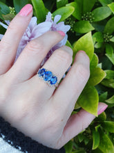 Load image into Gallery viewer, 7166: Vintage: 9ct White Gold Blue Kyanite 30 diamonds Cocktail Ring- rare, eye candy
