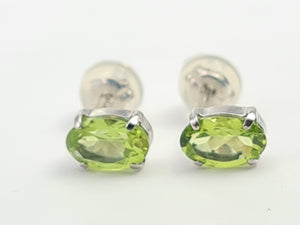 7269:Vintage Rare: Platinum Peridot Stud Earrings- crisp platinum showcasing gorgeous green peridots