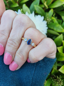 7239:Vintage: 18ct Gold Cornflower Blue Sapphire Brilliant Cut Diamonds Ring-Hallmarked in 1997