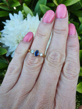 Load image into Gallery viewer, 7239:Vintage: 18ct Gold Cornflower Blue Sapphire Brilliant Cut Diamonds Ring-Hallmarked in 1997
