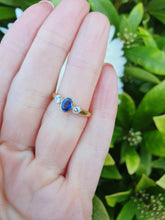 Load image into Gallery viewer, 7239:Vintage: 18ct Gold Cornflower Blue Sapphire Brilliant Cut Diamonds Ring-Hallmarked in 1997
