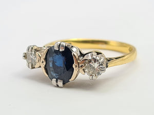 9002: Vintage: (1976) 18ct Gold French Blue Sapphire Full Cut Diamonds Ring- Exquisite