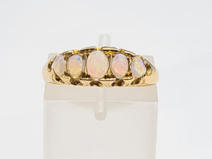 2198: Vintage: 18ct Gold 5 White Opals Dress/Stacker Ring- Petite, vibrant colour play