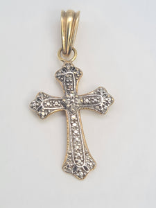 7303: Vintage:9ct Yellow Gold White Gold Diamonds Cross Pendant- lovey design and sparkle