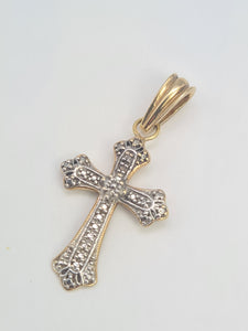 7303: Vintage:9ct Yellow Gold White Gold Diamonds Cross Pendant- lovey design and sparkle