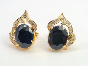 0138: Vintage: 18ct Gold Australian Blue Sapphire Diamonds Stud Earrings-