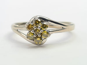 7273-Vintage- 9ct White Gold 7 Yellow Diamonds Ring- crisp, clean, eye candy