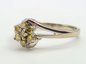 7273-Vintage- 9ct White Gold 7 Yellow Diamonds Ring- crisp, clean, eye candy