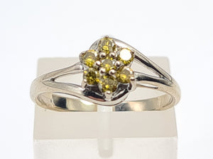 7273-Vintage- 9ct White Gold 7 Yellow Diamonds Ring- crisp, clean, eye candy