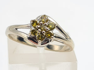 7273-Vintage- 9ct White Gold 7 Yellow Diamonds Ring- crisp, clean, eye candy