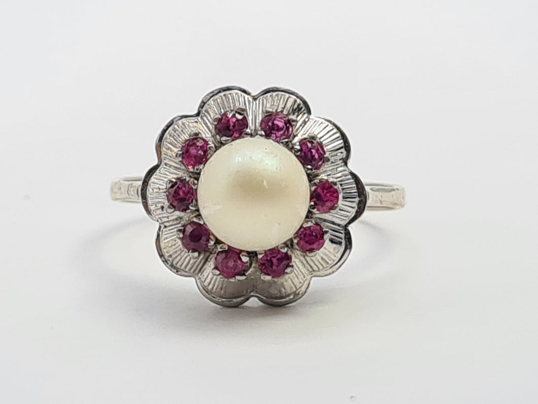 7319- Vintage-Old 18ct White Gold Cultured Pearl 10 Rubies Geometric Set Ring- lovely symmetry