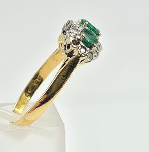 9011-Vintage (1976) 18ct Gold Vibrant Emeralds Trilogy 24 Brilliant Cut Diamonds- hallmarked in London in 1976