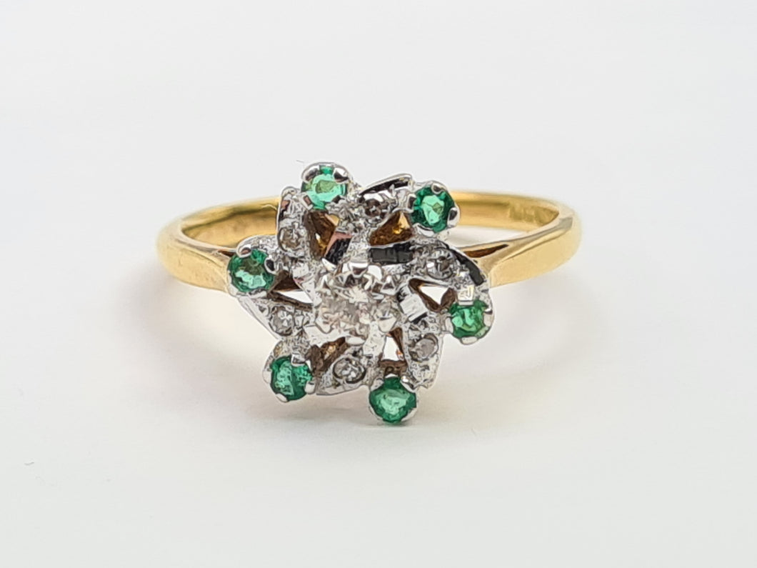 7346:Vintage: 18ct Gold 6 Emeralds 7 Brilliant Cut Diamonds Cluster Ring- enchanting eye candy