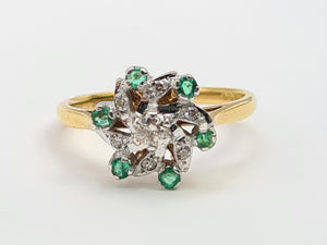 7346:Vintage: 18ct Gold 6 Emeralds 7 Brilliant Cut Diamonds Cluster Ring- enchanting eye candy