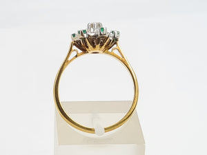 7346:Vintage: 18ct Gold 6 Emeralds 7 Brilliant Cut Diamonds Cluster Ring- enchanting eye candy