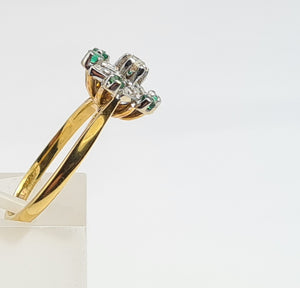 7346:Vintage: 18ct Gold 6 Emeralds 7 Brilliant Cut Diamonds Cluster Ring- enchanting eye candy