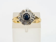 Load image into Gallery viewer, 7379: Vintage 18ct Gold Blue Sapphire &amp; 8 Diamonds Daisy Cluster Ring
