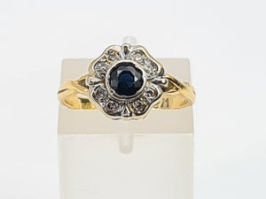 7379: Vintage 18ct Gold Blue Sapphire & 8 Diamonds Daisy Cluster Ring