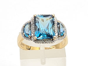 0154:  Vintage: 9ct Gold Azure Blue Topaz Diamonds Cocktail Ring- FAB