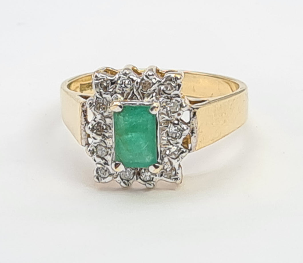 0144: Vintage: 9ct Gold Emerald Cut Emerald 14 Diamonds Square Set Ring