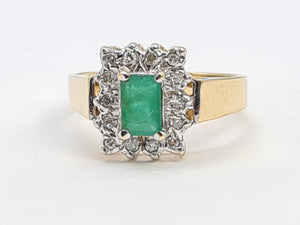 0144: Vintage: 9ct Gold Emerald Cut Emerald 14 Diamonds Square Set Ring