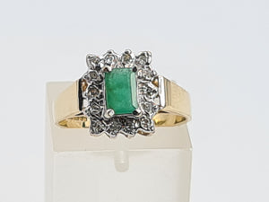 0144: Vintage: 9ct Gold Emerald Cut Emerald 14 Diamonds Square Set Ring