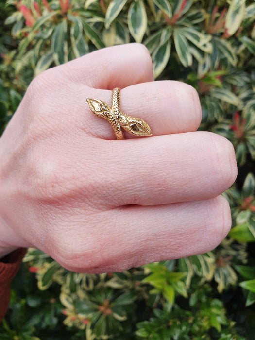 Vintage: 18ct Gold Ornate Double-Headed Snake Ring