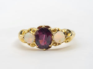 A7402 Vintage & Old 18ct Gold Mulberry Purple Amethyst Opals Dress Ring- lovely combination