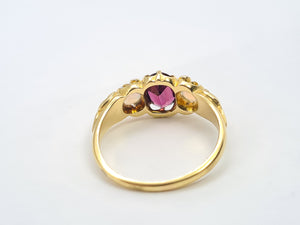 A7402 Vintage & Old 18ct Gold Mulberry Purple Amethyst Opals Dress Ring- lovely combination