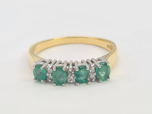 7433- Vintage 18ct Emeralds Brilliant round cut Diamonds Eternity Rind- lovely combination