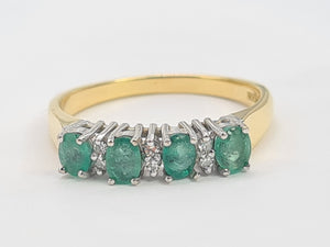 7433- Vintage 18ct Emeralds Brilliant round cut Diamonds Eternity Rind- lovely combination