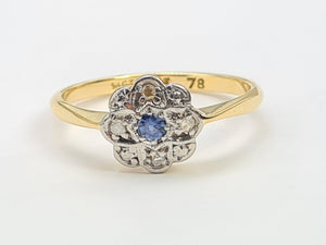 7435- Vintage 18ct Gold Cornflower Blue Sapphire 8 Diamonds Platinum Set- Art Deco Daisy Ring