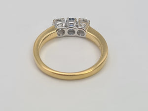 7412;Vintage: (2002) 18ct Gold Cornflower Blue Sapphire Full Cut Diamonds Ring- simply gorgeous