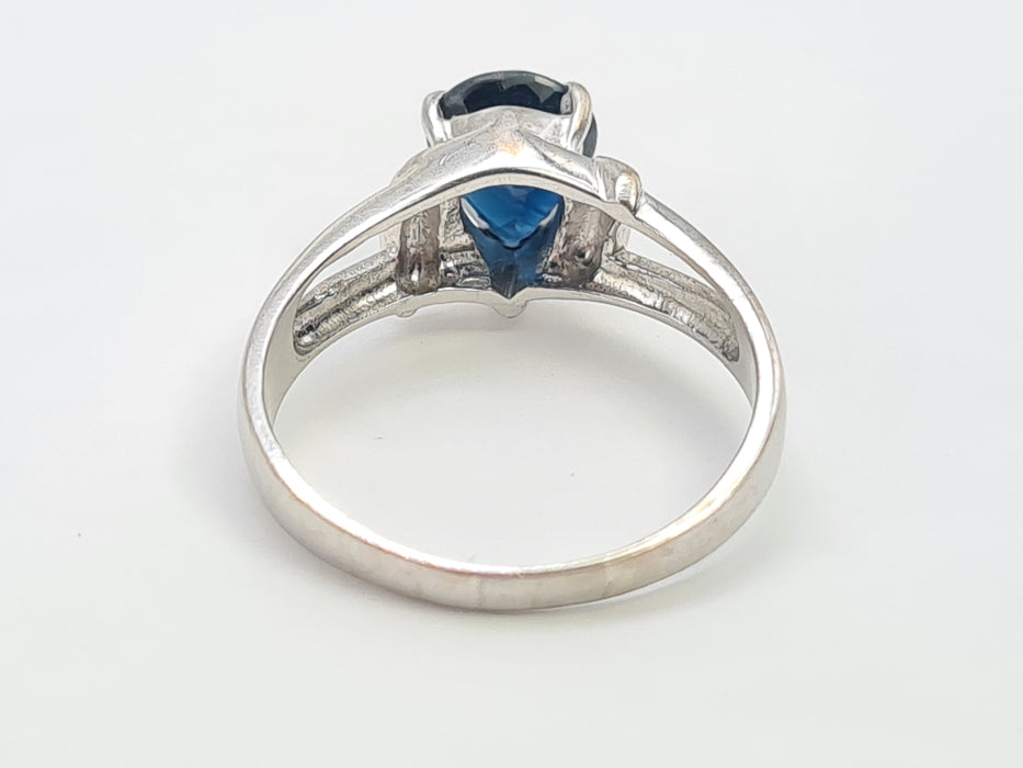 6083- Vintage: 18ct White Gold Pear Cut French Blue Sapphire Solitaire- Exquisite