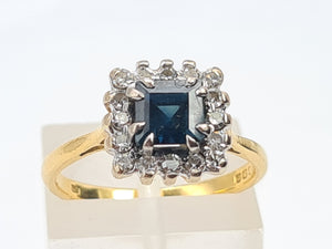 7448: Vintage: 18ct Gold Princess Cut Blue Sapphire 16 Diamonds Square Set Ring- Hallmarked London 1968